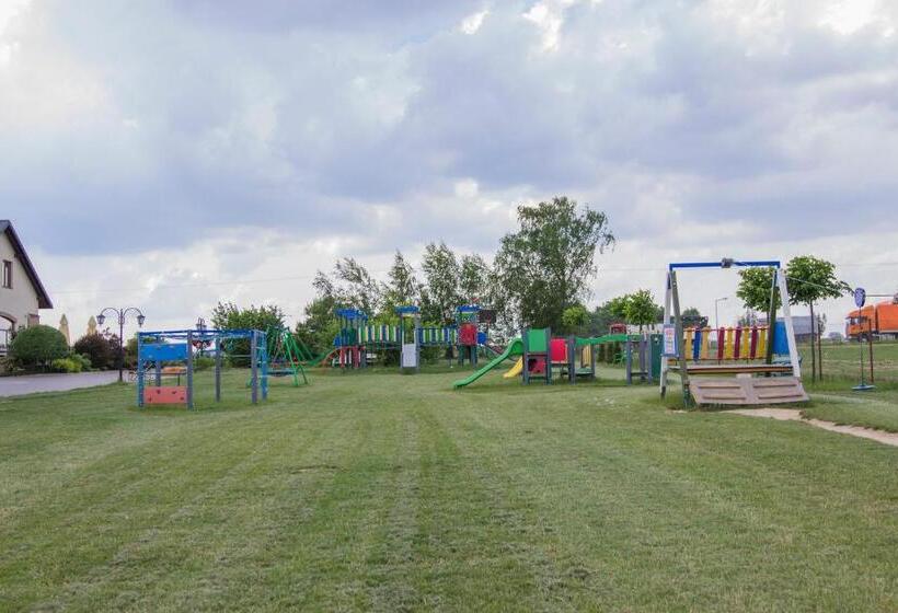 Bed and Breakfast Dworek Jabłonna