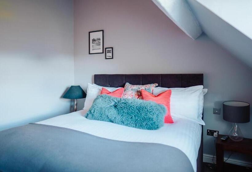 مبيت وإفطار The Fox Inn