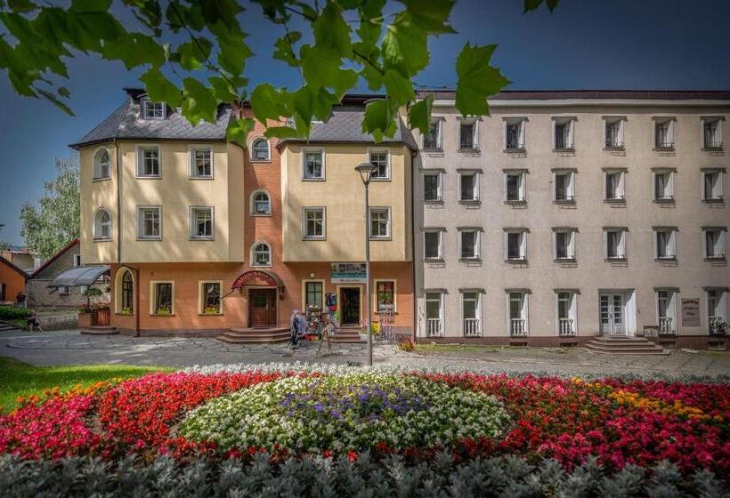 민박 Willa Alexander