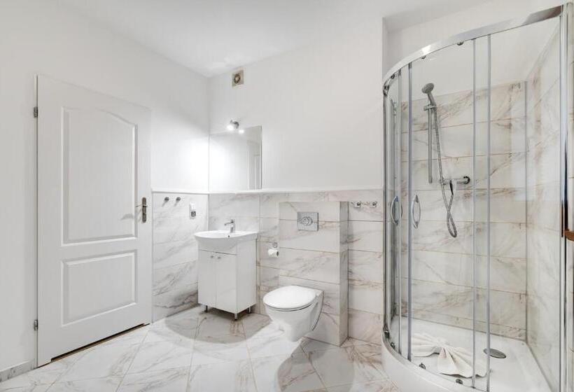 住宿加早餐  Willa Drako