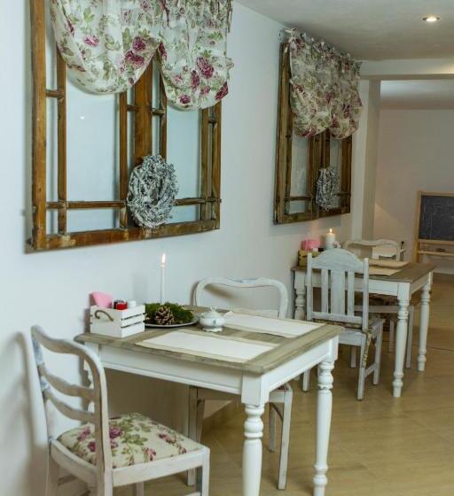 تختخواب و صبحانه Willa Izbica Karpacz