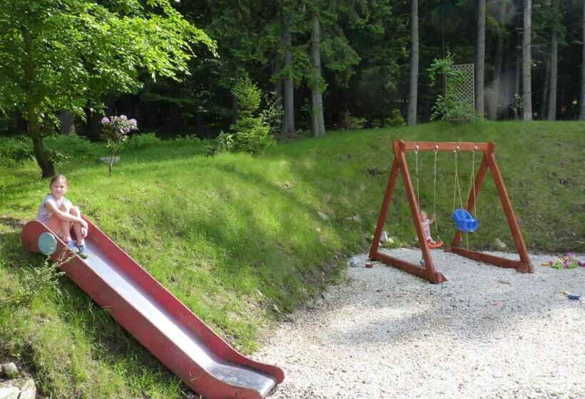 تختخواب و صبحانه Willa Izbica Karpacz