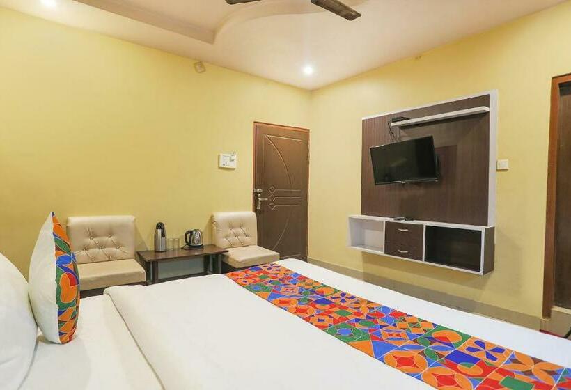 Fabhotel Dps International