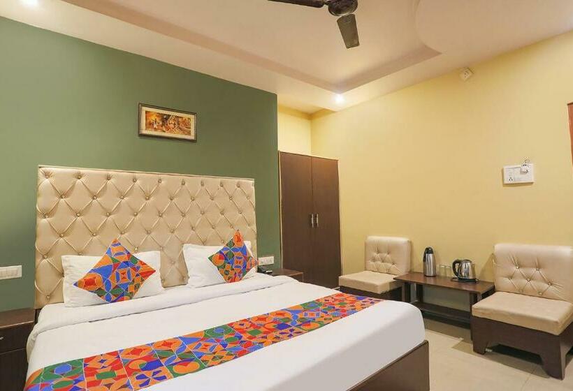 Fabhotel Dps International