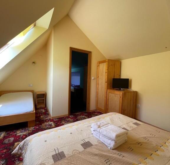 호텔 Agroturystyka Pod Gronikami