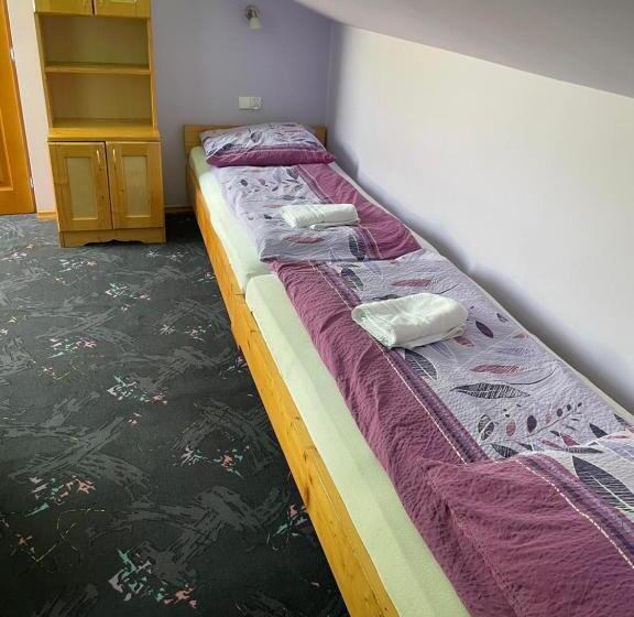 호텔 Agroturystyka Pod Gronikami