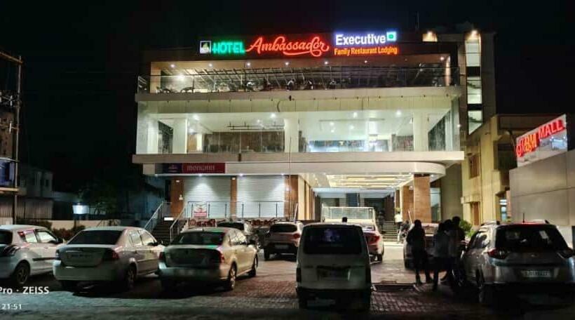 בית מלון כפרי Ambassador Sangola