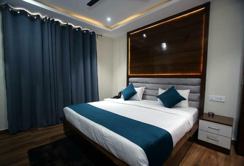 Отель Affluence