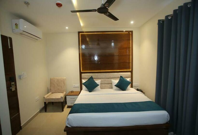 Отель Affluence