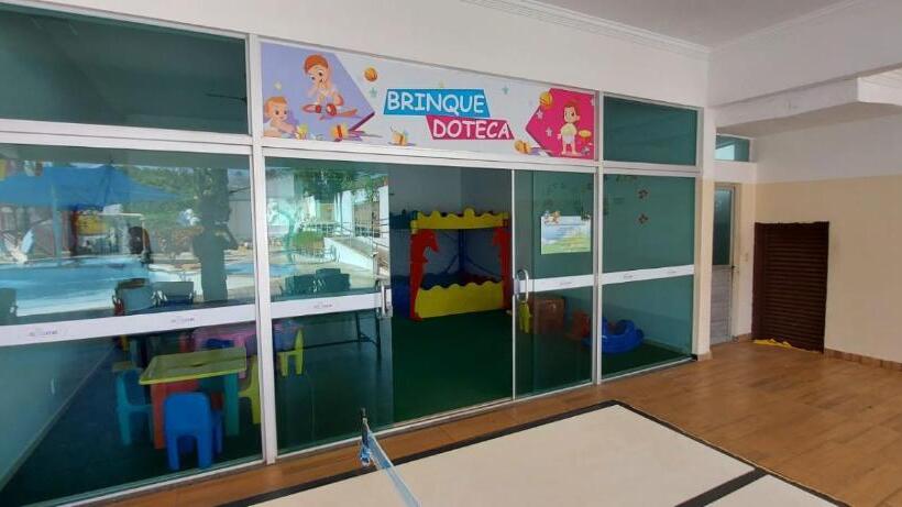 בית מלון כפרי Diroma International