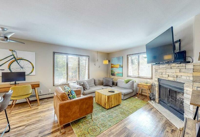 בית מלון כפרי Downtown Hideaway