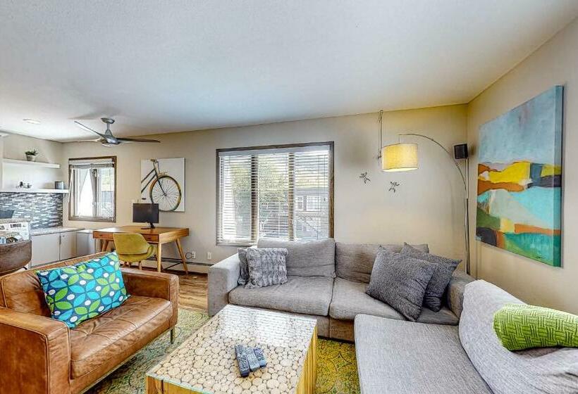 בית מלון כפרי Downtown Hideaway