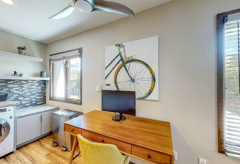 בית מלון כפרי Downtown Hideaway