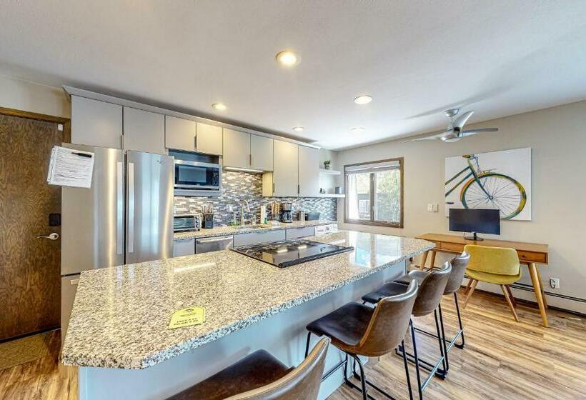 בית מלון כפרי Downtown Hideaway