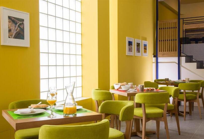 ホテル Elounda Colour Apartments