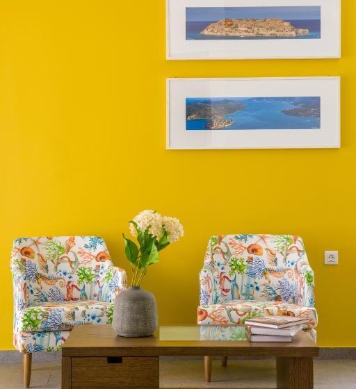 هتل Elounda Colour Apartments