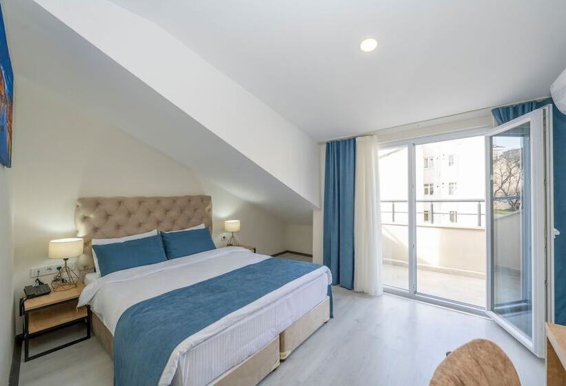 Отель Gloria Airport