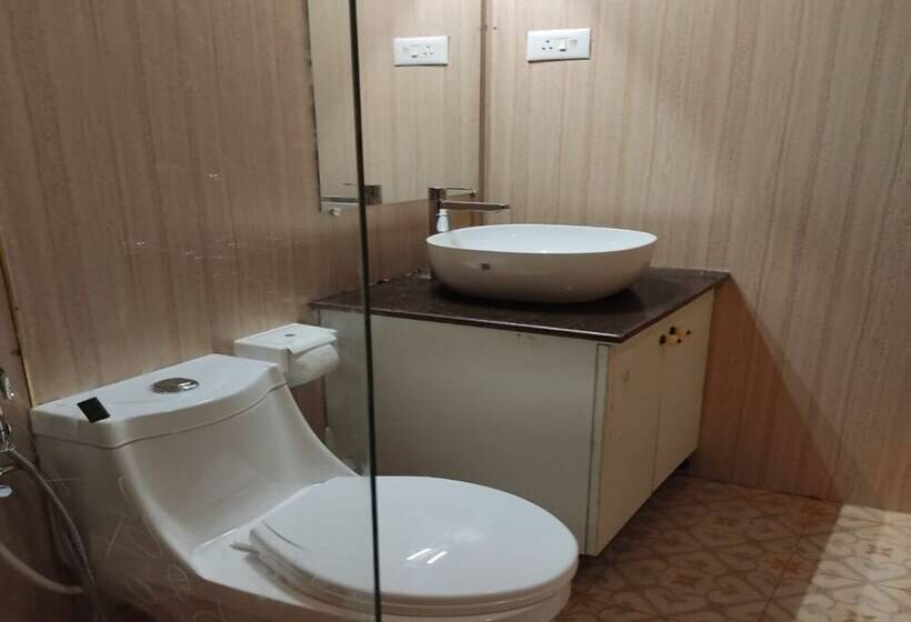 Отель Green Ivy Resort