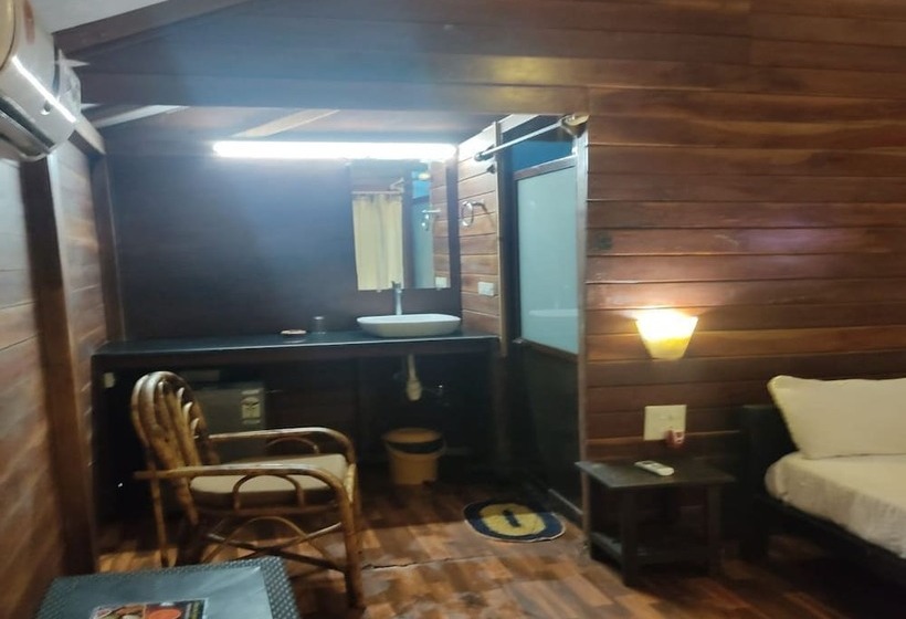 Отель Green Ivy Resort