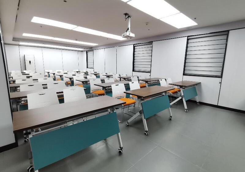 Hanting Hotel Qingdao Badaguan Taipingjiao Park Metro Station