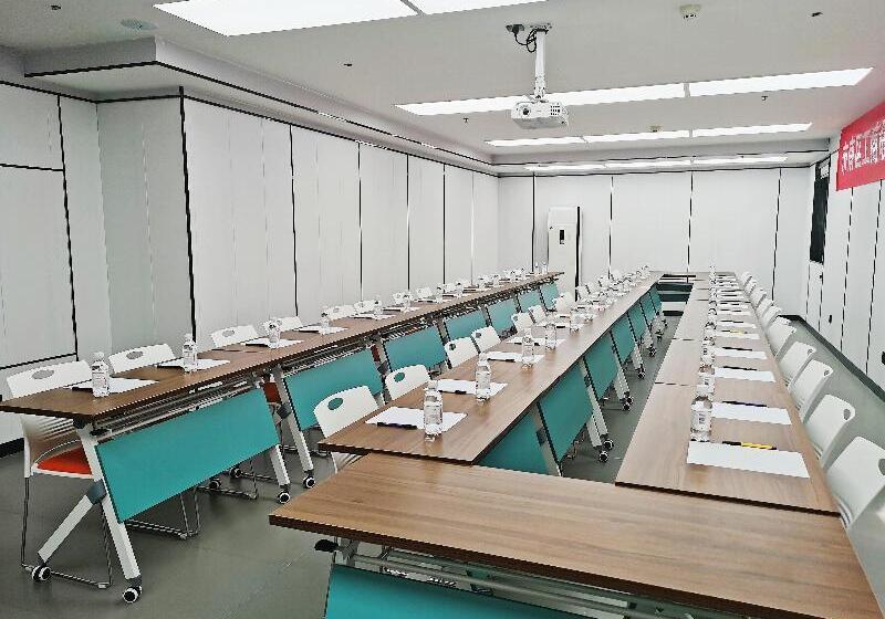 Hanting Hotel Qingdao Badaguan Taipingjiao Park Metro Station