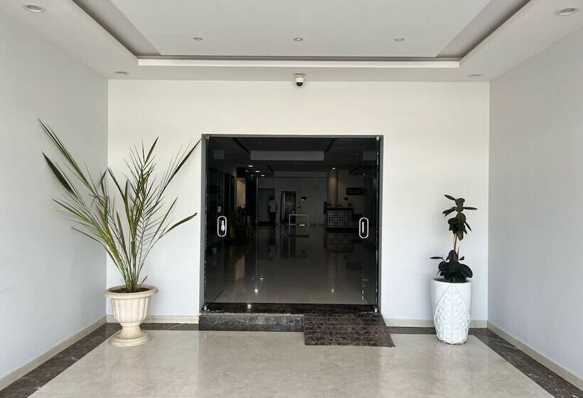 酒店 Holiday Plus Qurtubah