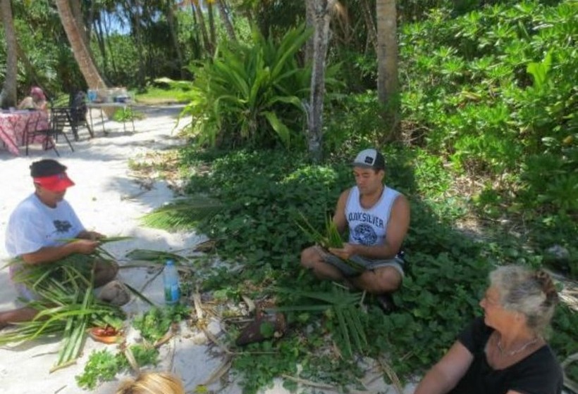 Отель Pension La Perruche Rouge