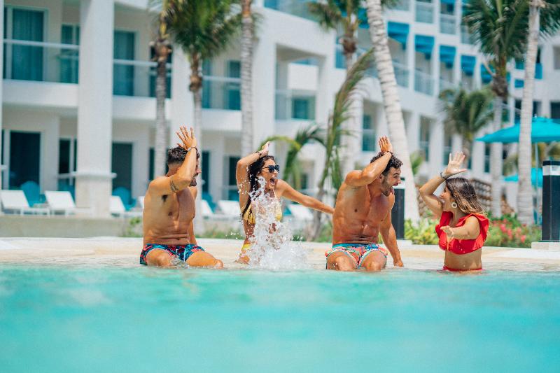 Отель Margaritaville Island Reserve Riviera Maya