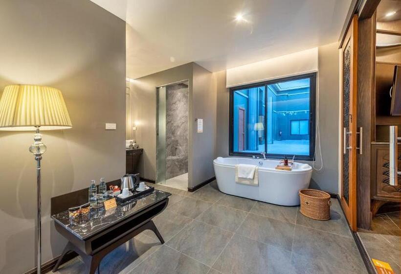 בית מלון כפרי Phukalini Luxury Pool Villa & Onsen Sha Plus Certified