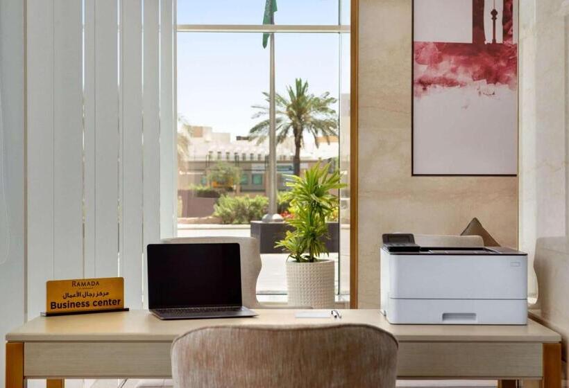 בית מלון כפרי Ramada By Wyndham Riyadh King Fahd Road