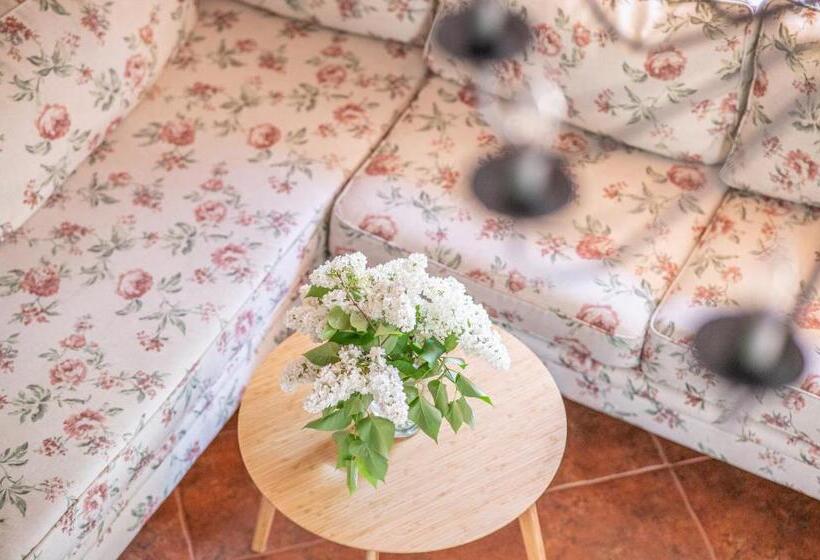 Отель Stara Stajnia Azyl Tylko Dla Dorosłych