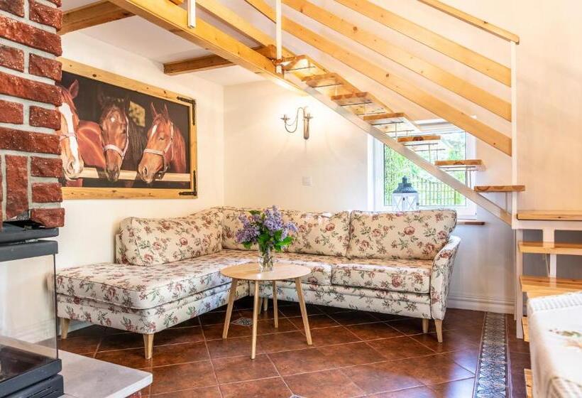 Отель Stara Stajnia Azyl Tylko Dla Dorosłych