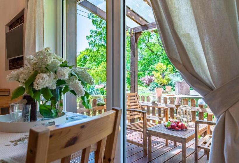 Отель Stara Stajnia Azyl Tylko Dla Dorosłych