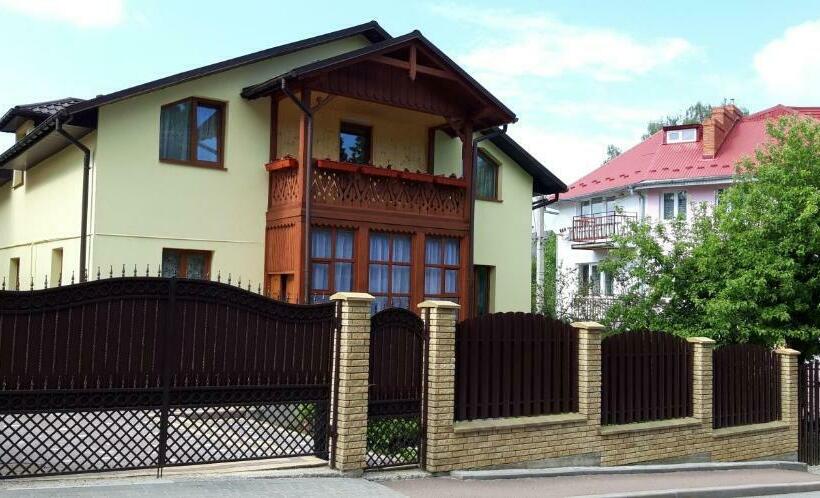 Pension (Hôtel basse catégorie) гостьовий будинок Natali