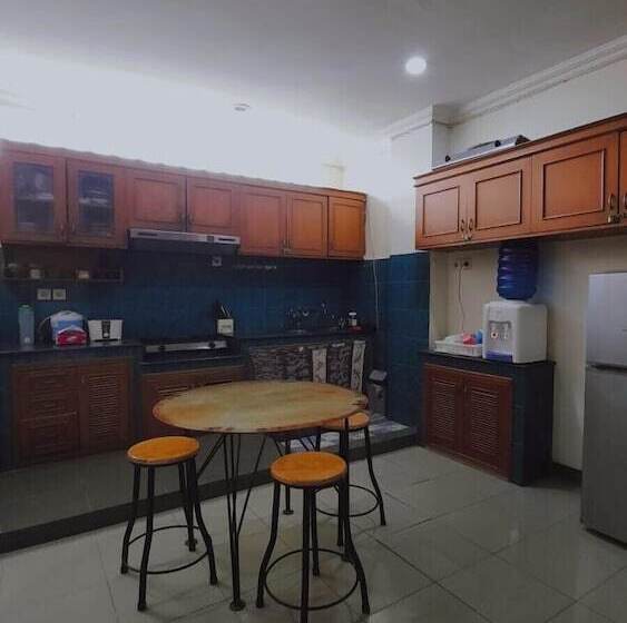 پانسیون Go Hard Or Go Home Surf Lodge