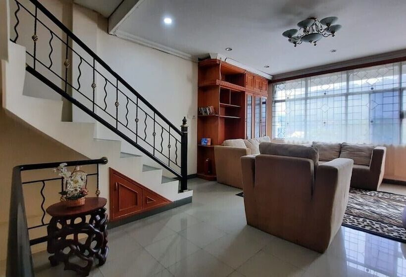 ペンション Go Hard Or Go Home Surf Lodge