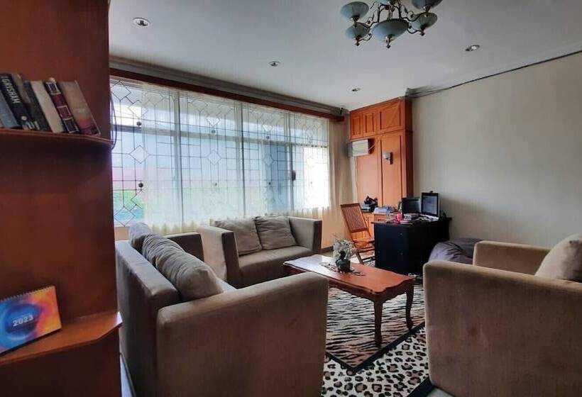 ペンション Go Hard Or Go Home Surf Lodge