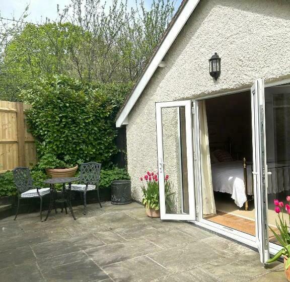 膳宿费 Meadow View