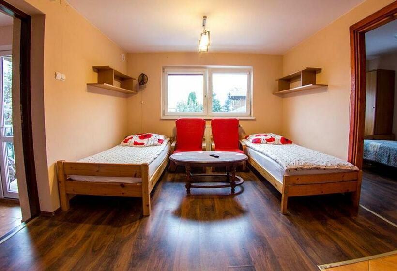 פנסיון Noclegi Pokoje Gościnne Kwatery Pracownicze Dobranocka