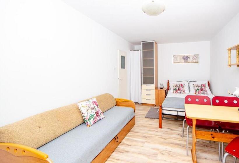 פנסיון Nt Holiday