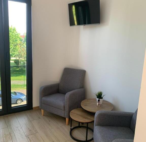 פנסיון Nt Holiday