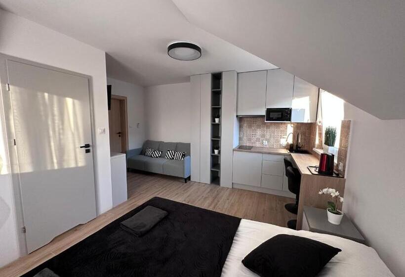 פנסיון Nt Holiday