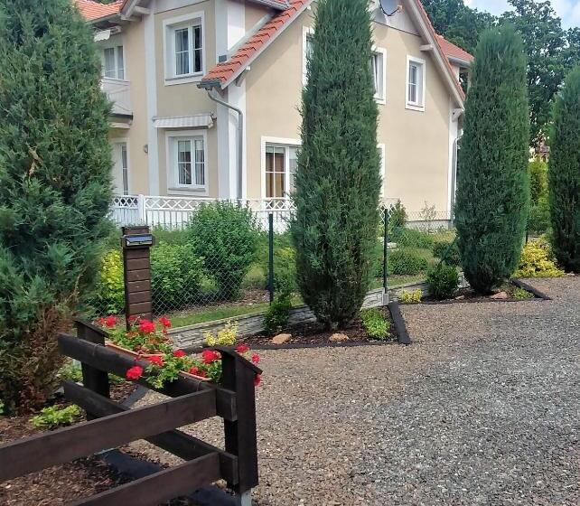 Пансион Willa Axla Z Werandą Ogrodem I Parkingiem