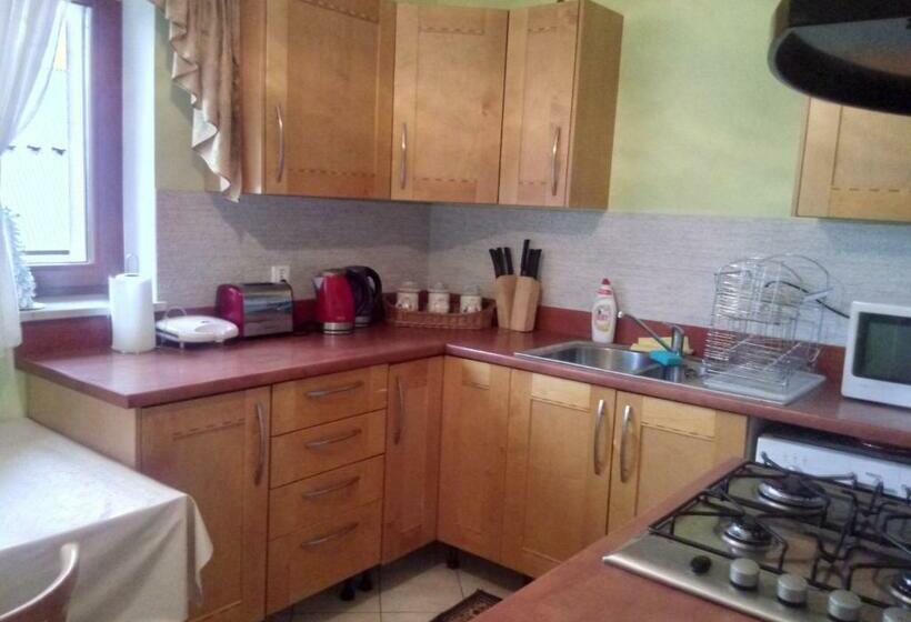 بنسيون Willa Na Skarpie