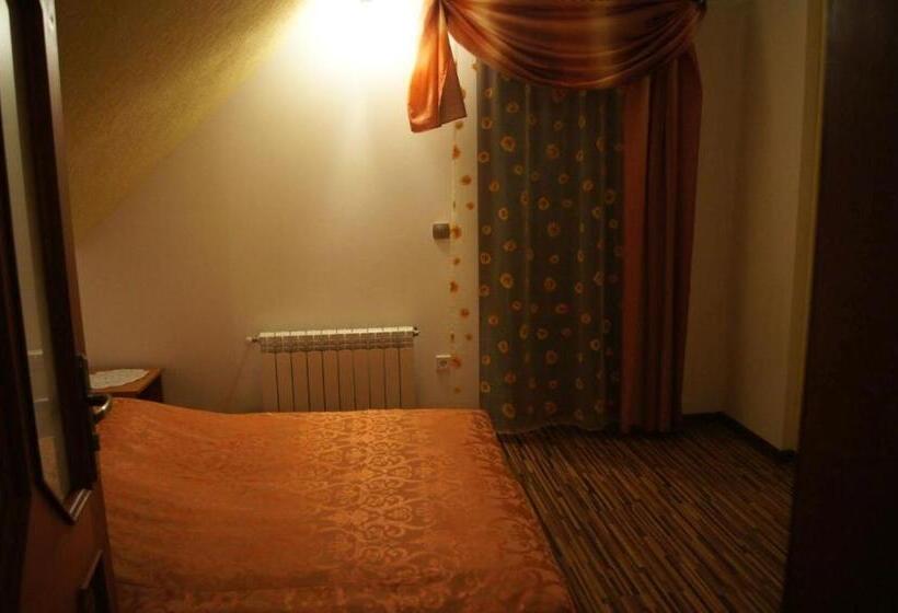 פנסיון Willa Pod Dębami