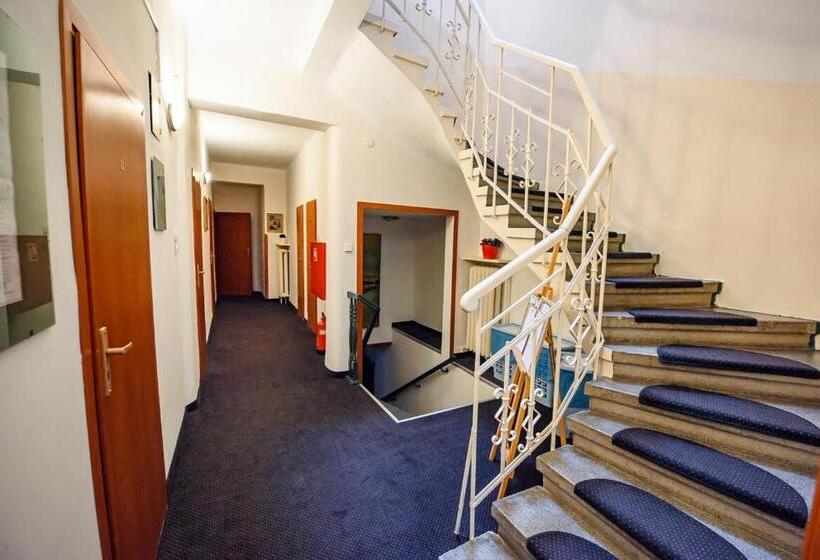 استراحتگاه Willa Safona