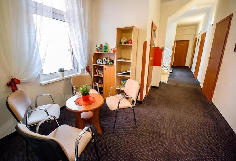 استراحتگاه Willa Safona