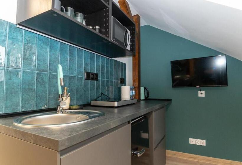 Uroczy, Przytulny Apartament Poddasze