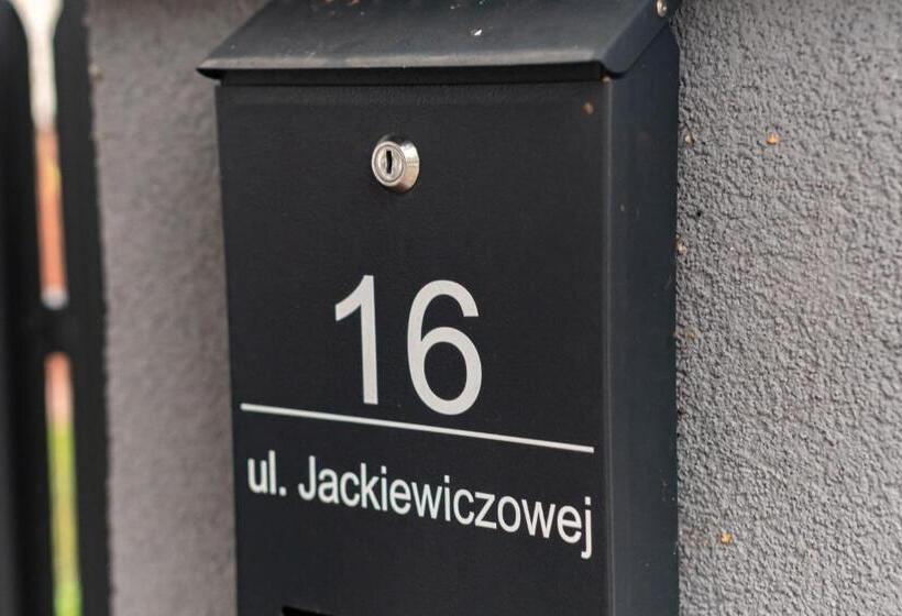 Uroczy, Przytulny Apartament Poddasze