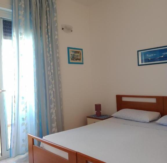 مبيت وإفطار Beb Villa Dora